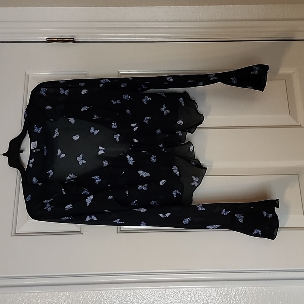 H&M divided Butterfly sheer flinch trimmed chiffon blouse size large